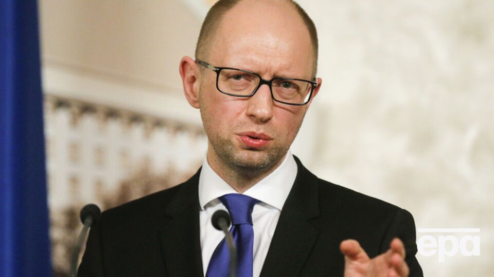 Яценюк заявил, что Украина в несколько раз сократила объем закупок газа в России