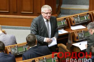 Чечетов выбросился из окна