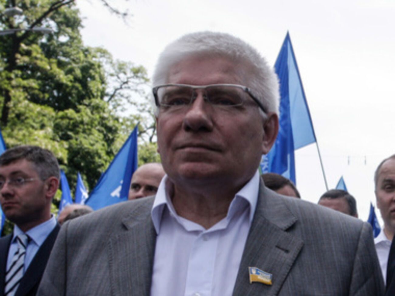 Чечетов ночью выбросился из окна