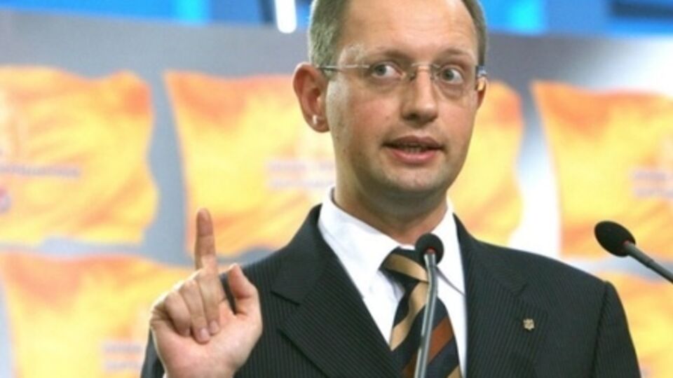 Яценюк: Для детей до трех лет из малообеспеченных семей мы добавляем доплату в 250 гривен