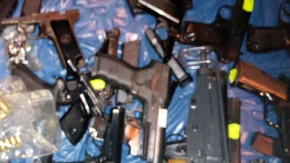Арсенал, найденный в багажнике автомобиля под Киевом