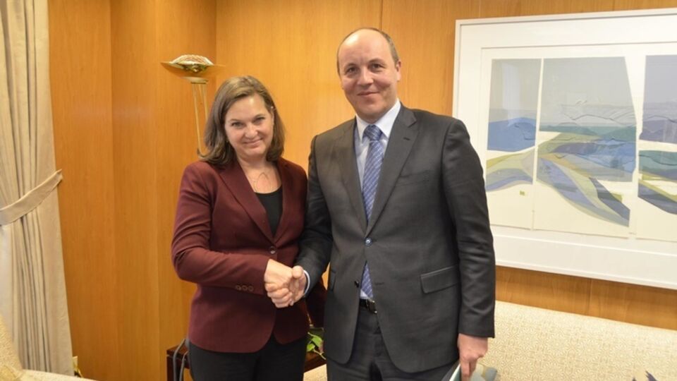 Парубий провел встречу с Нуланд