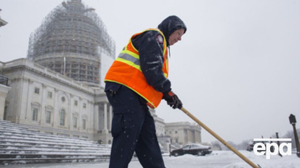 Северо-восток США накрыли снегопады