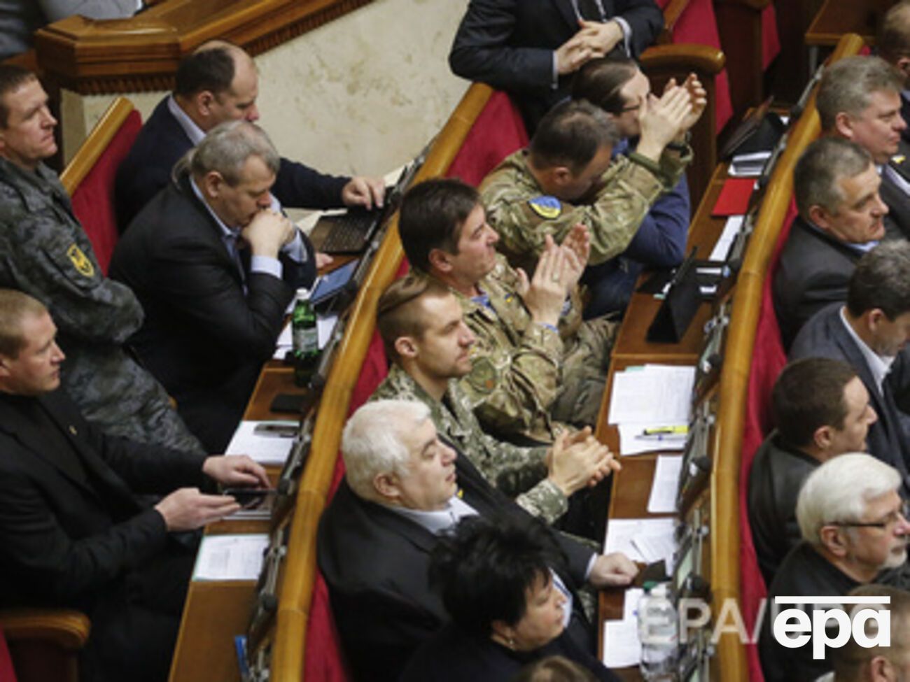 Рада приняла закон о создании военно-гражданских администраций на освобожденных территориях Донбасса