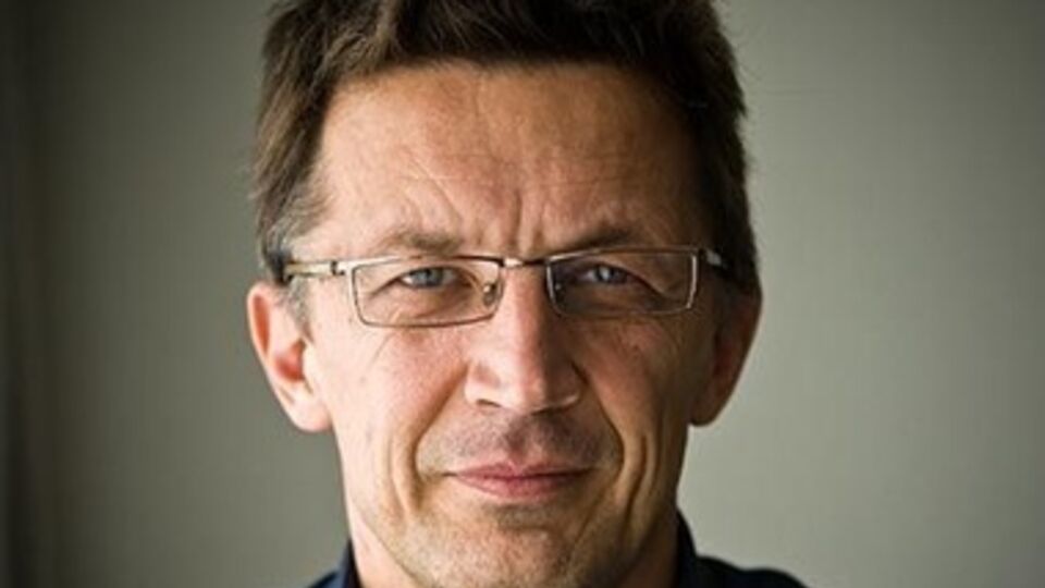 Рустем Адагамов: В России твердили: "Нужна стабильность". Вдруг потребность в стабильности отпала – нужна война. Общество массово согласилось: "Будем воевать" – и сотни молодых людей без мозгов поехали на Донбасс