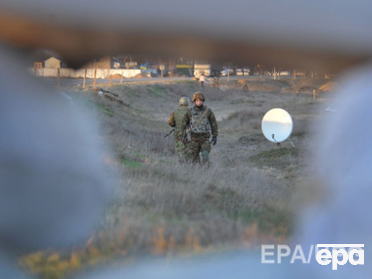 Российские военные укрепляют позиции вблизи КПП "Чонгар"