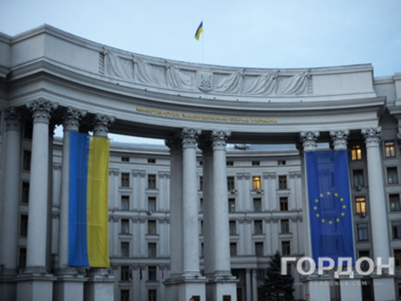 МИД проверяет информацию о погибших украинцах