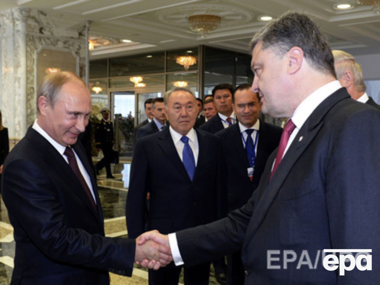 Путин заявил Порошенко,&nbsp;что у него есть 1,2 млн солдат, способных в течении двух суток взять Киев или любую столицу стран-членов ЕС и НАТО