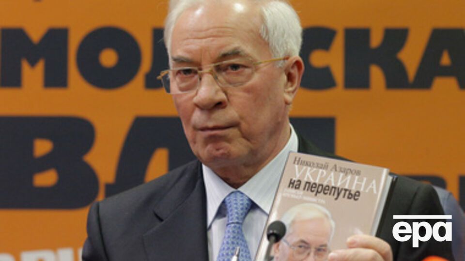 Азаров сочинил книгу о Евромайдане