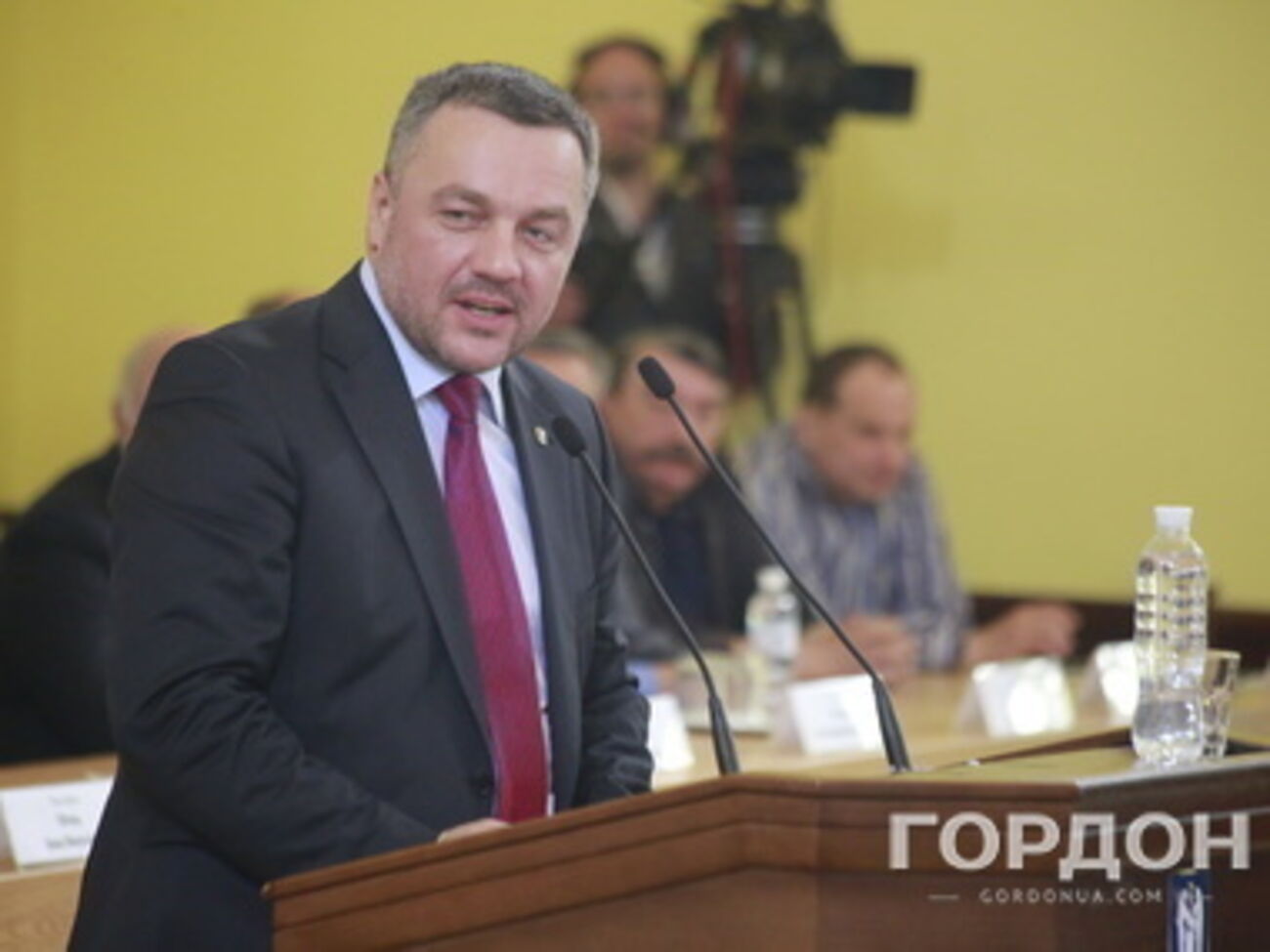 Махницкий уволен с должности советника Порошенко