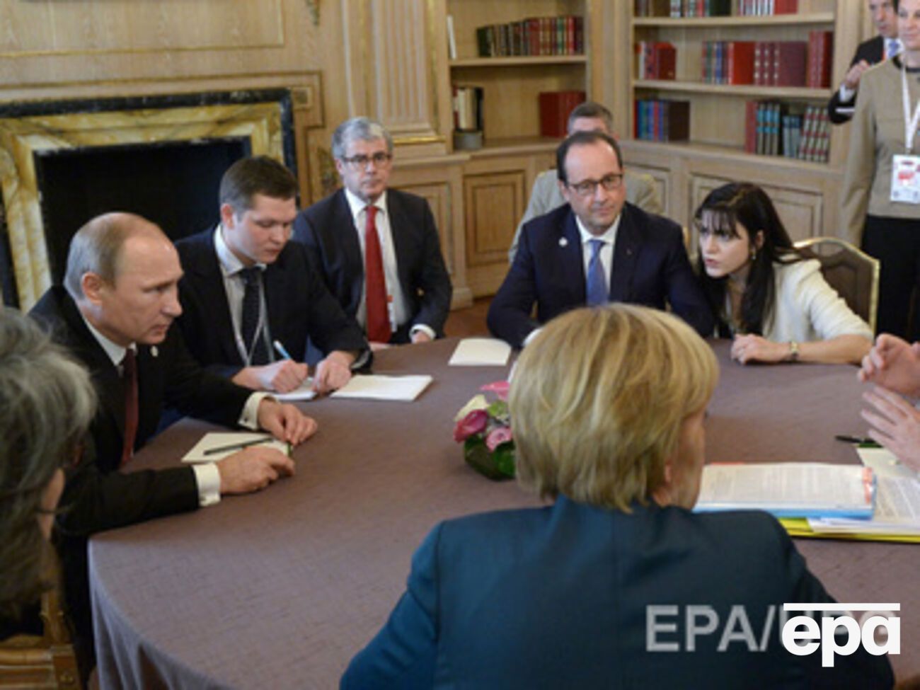 Меркель, Олланд и Путин встретятся завтра в Москве