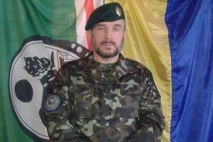 Активисты призвали всех желающих присоединиться к церемонии прощания и почтить героя