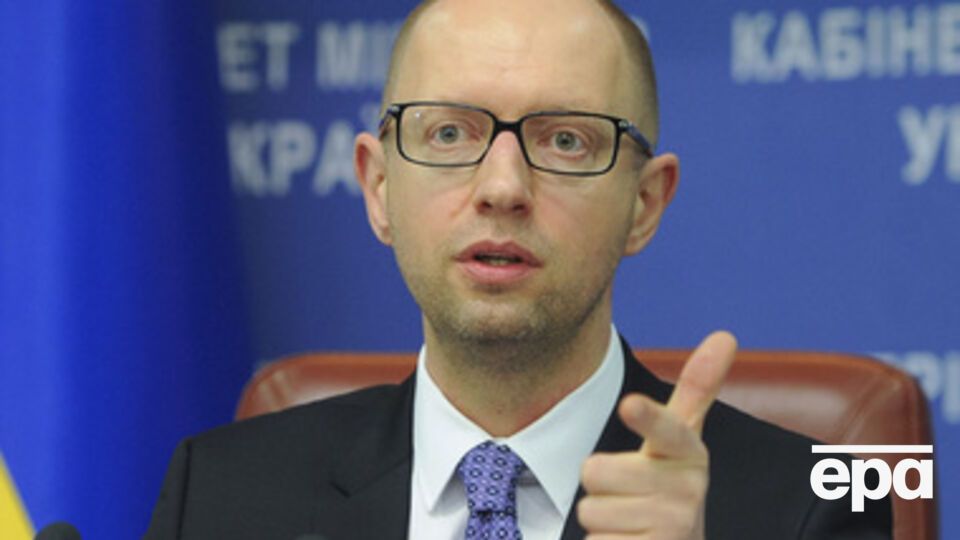 Украина воюет с российской армией, а не с "ополчением", заявил Яценюк