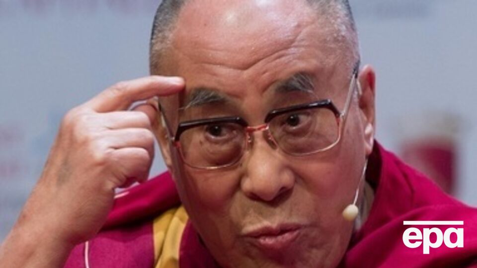 Правительство Китая считает Далай-ламу опасным сепаратистом и регулярно выступает с критикой в адрес лидеров, которые с ним встречаются