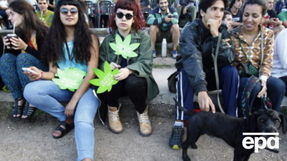 В Уругвае врачи теперь могут выписывать рецепты на марихуану