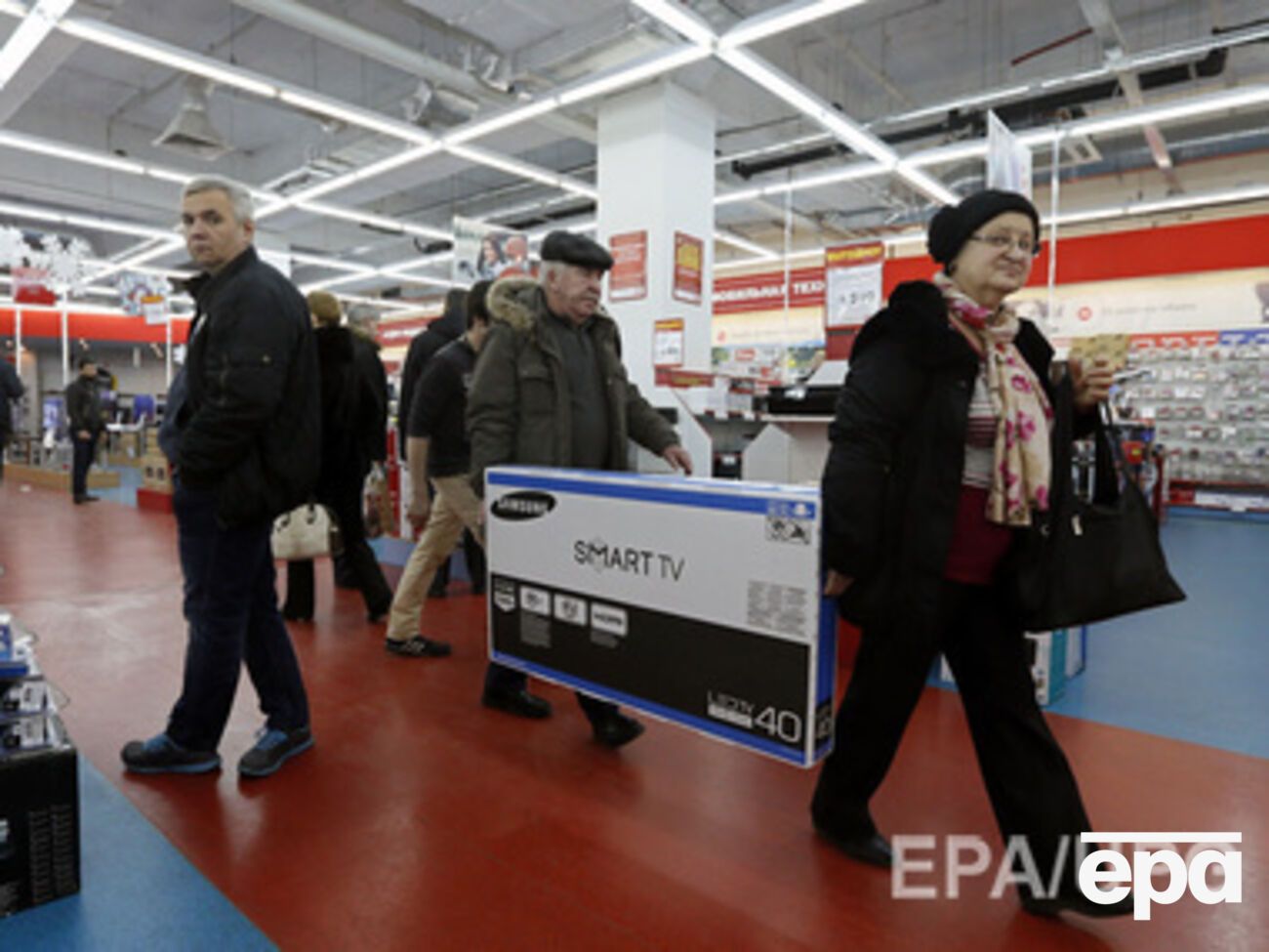 После смерти 81-летней пенсионерки российская полиция решила проверить охрану супермаркетов