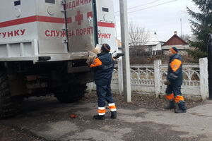 Раненых спасатели доставили в больницу города Артемовск