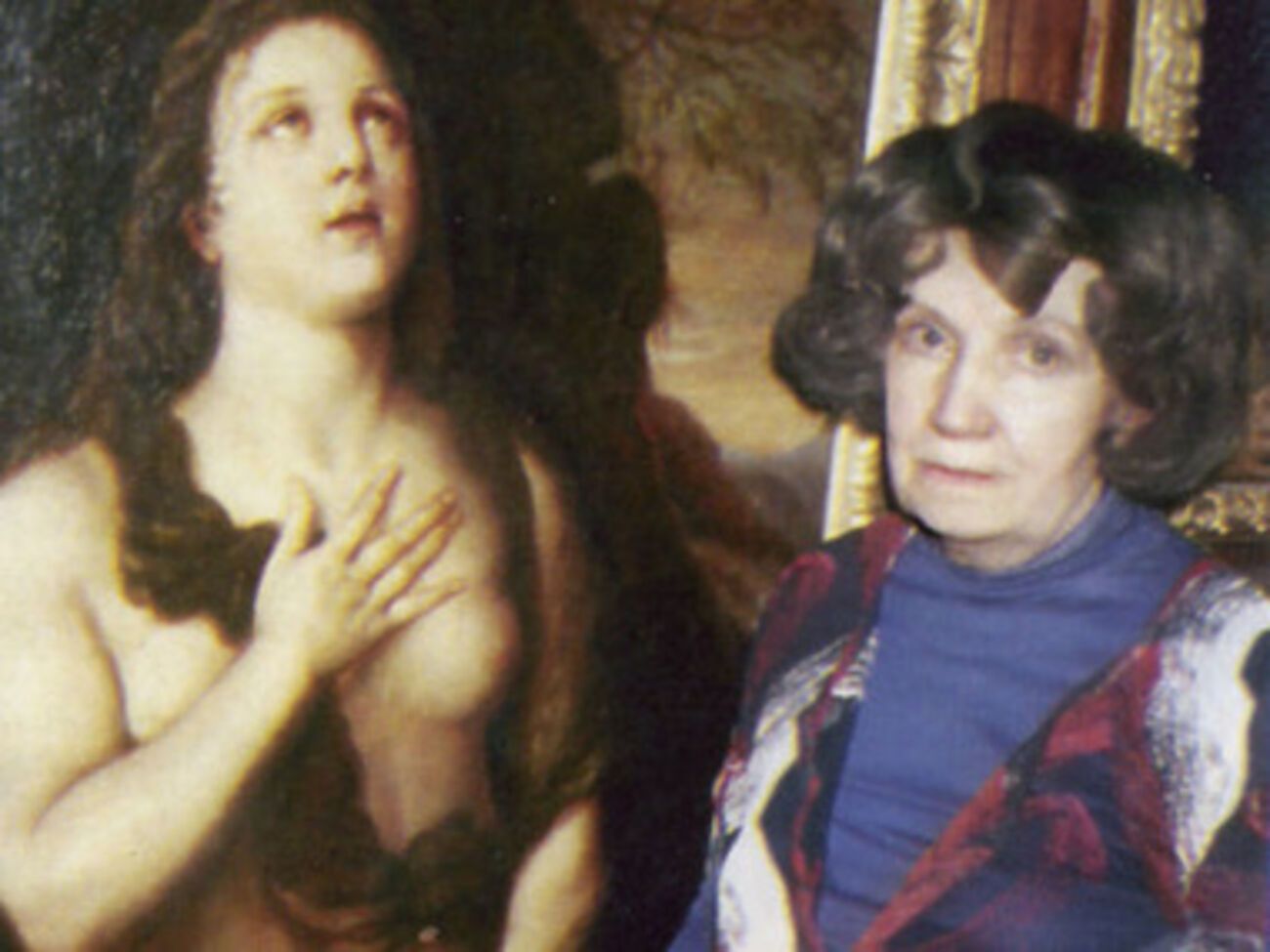 Нина Молева на фоне картины Тициана, которую она завещает Путину в числе других