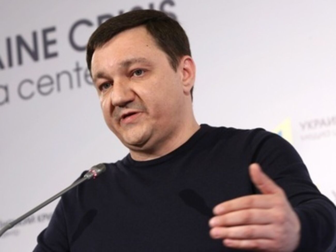 Артиллерия АТО атакует боевиков, которые пытаются эвакуировать технику, заявил Тымчук