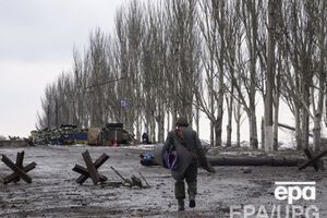 США предоставляли оружие союзникам в условиях нестабильности в Афганистан и Ирак, но длительные исторические связи российской и украинской армий и органов безопасности усложняют ситуацию