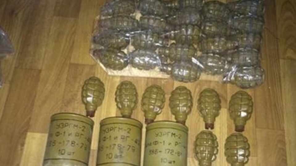 СБУ: У задержанных изъято восемь гранатометов, автоматическое оружие, более 3000 патронов, около 2 кг тротила, детонаторы и около 90 гранат