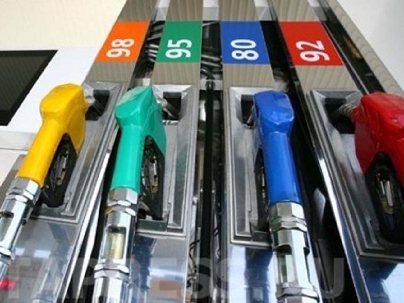 6 февраля Национальный банк Украины установил официальный курс гривны к доллару на уровне 23,1306 грн/$