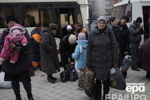 Мирные жители покидают Дебальцево