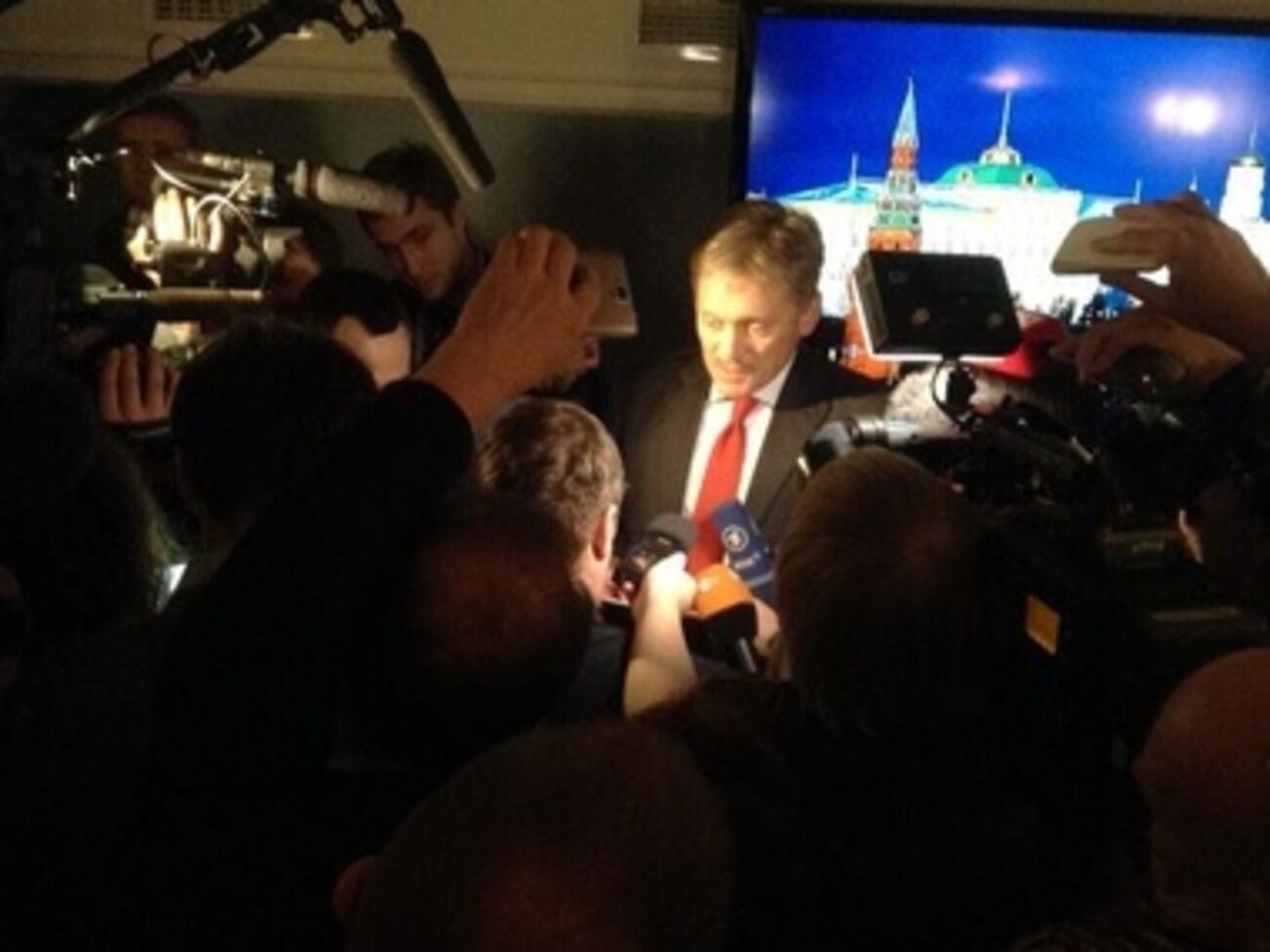 Дмитрий Песков заявил, что итоги переговоров в Киеве и в Москве будут подведены в "нормандском формате"