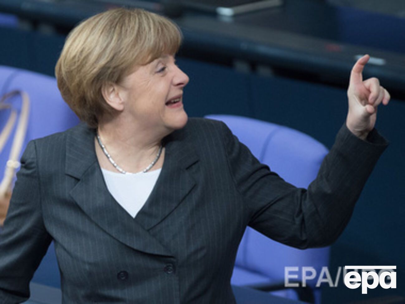 Меркель выступает против поставок оружия в Украину