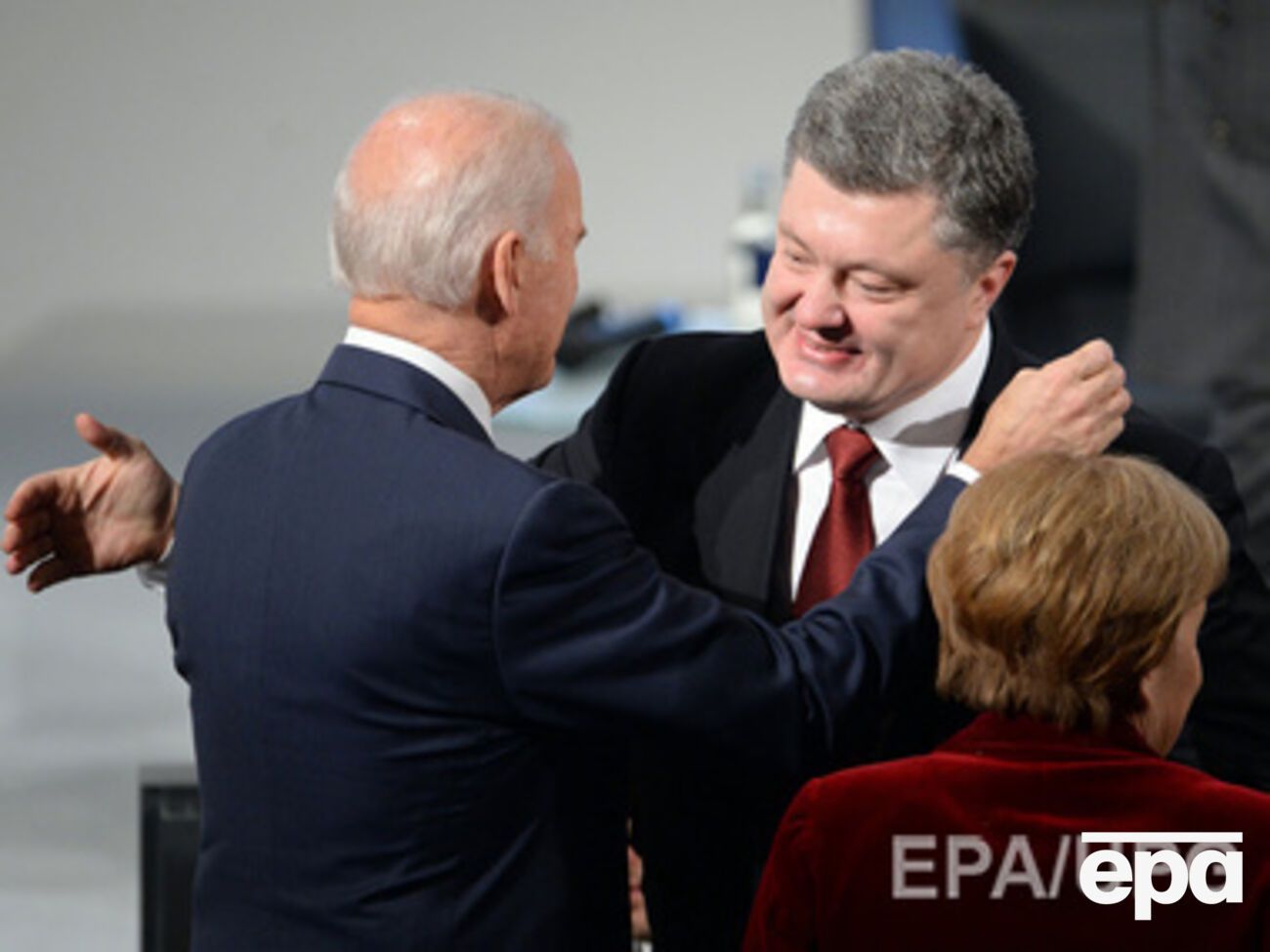 Весь мир – с Украиной, а Россия оказалась в изоляции, заявил Порошенко