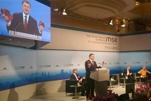 Порошенко заявил, что Украина никогда не признает результатов выборов в "ДНР" и "ЛНР"