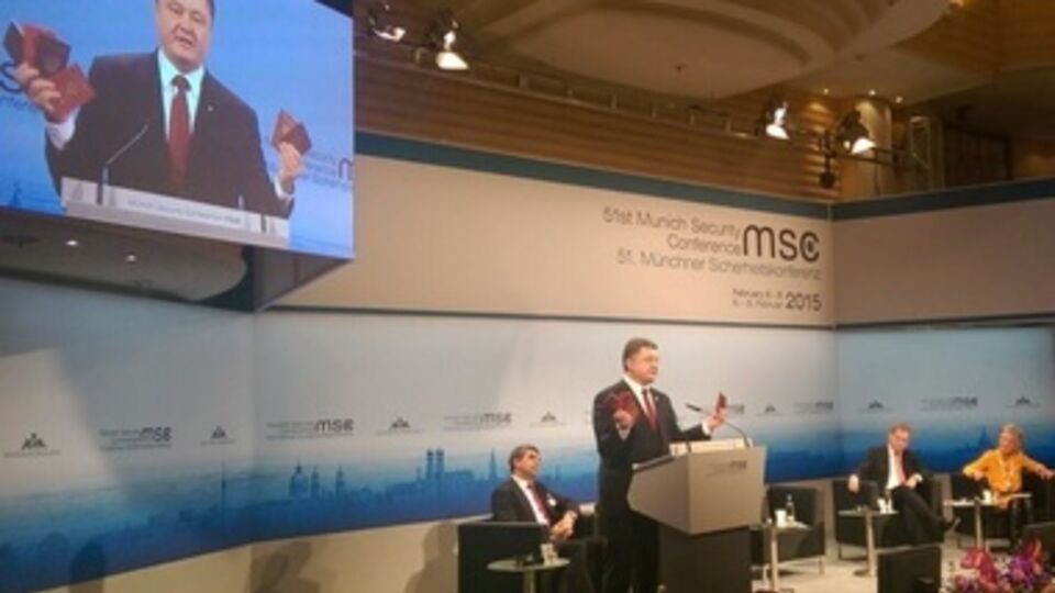 Порошенко заявил, что Украина никогда не признает результатов выборов в "ДНР" и "ЛНР"