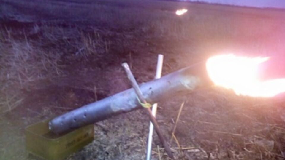 Бирюков: Боевики стреляют по дымоходам с горящей паклей