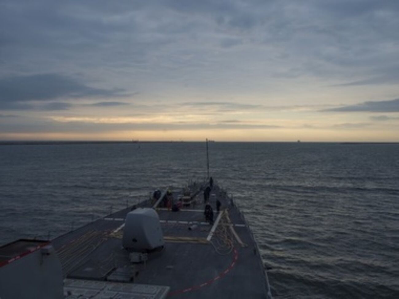 Эсминец вошел в Черное море