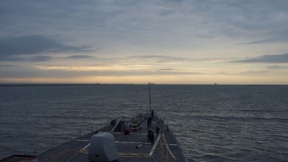 Эсминец вошел в Черное море