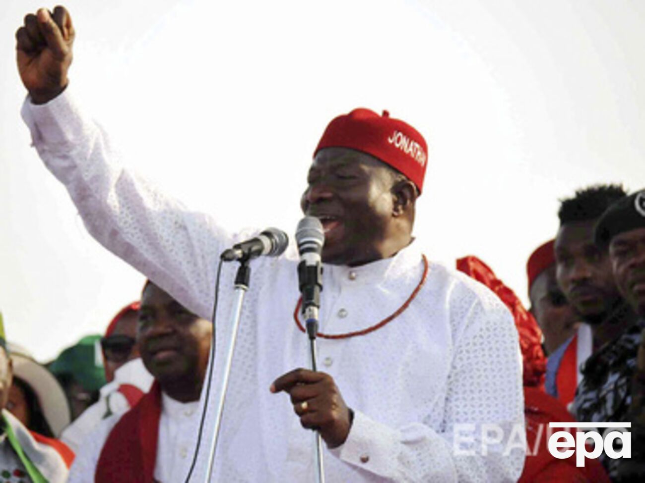 Правящая партия страны приветствовала отсрочку выборов