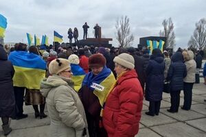 Геращенко: Мариуполь – прифронтовой украинский город, его нельзя позволять раскачивать пособникам российских спецслужб