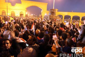 Незадолго до начала матча между футбольными клубами "Замалек" и "Инби" произошли столкновения между полицией и фанатами