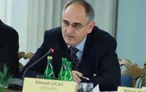 Лукас даже пообещал использовать свое личное влияние, чтобы препятствовать карьерному росту тех, кто сотрудничает с RT и Sputnik