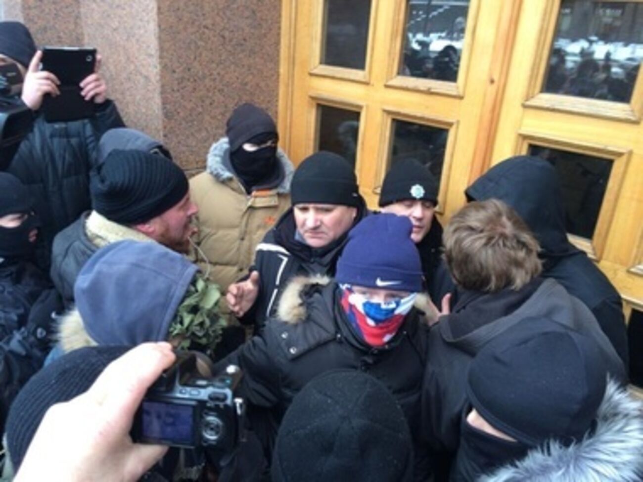 В результате потасовки возле КГГА есть несколько задержанных