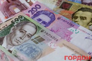 Гривна продолжает терять позиции