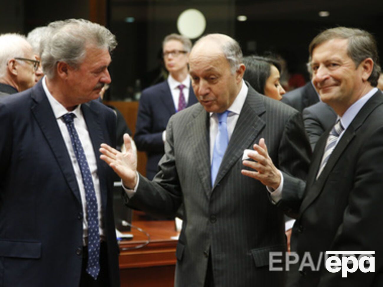 ЕС расширяет санкции, но медлит с их внедрением