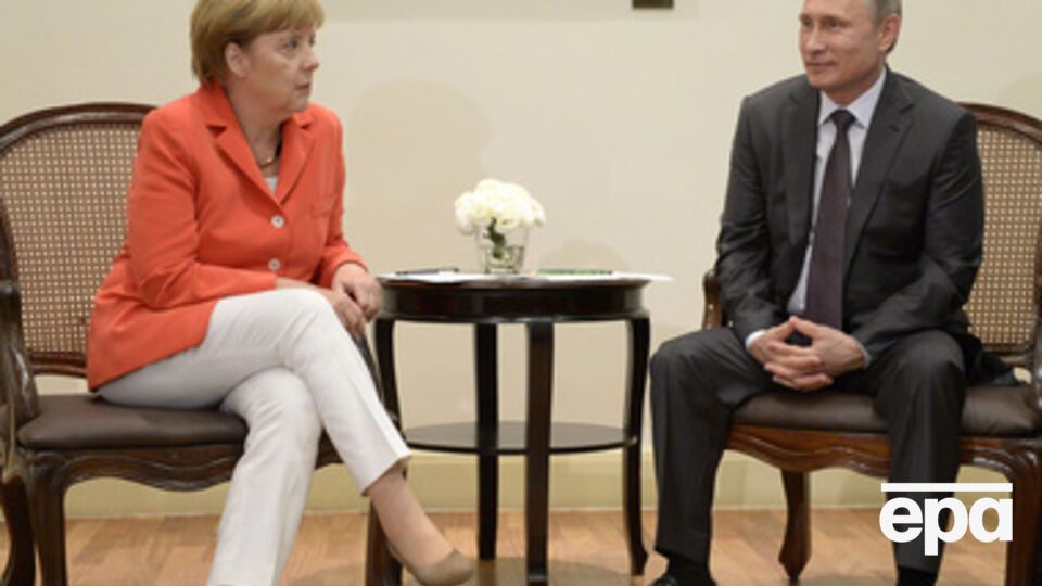 У Путина прокомментировали информацию СМИ о переговорах с Меркель