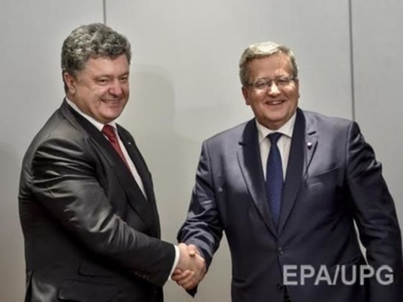 Порошенко провел телефонный разговор с Коморовским