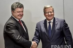 Порошенко провел телефонный разговор с Коморовским