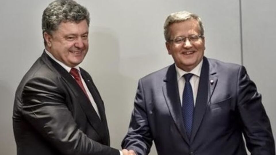 Порошенко провел телефонный разговор с Коморовским