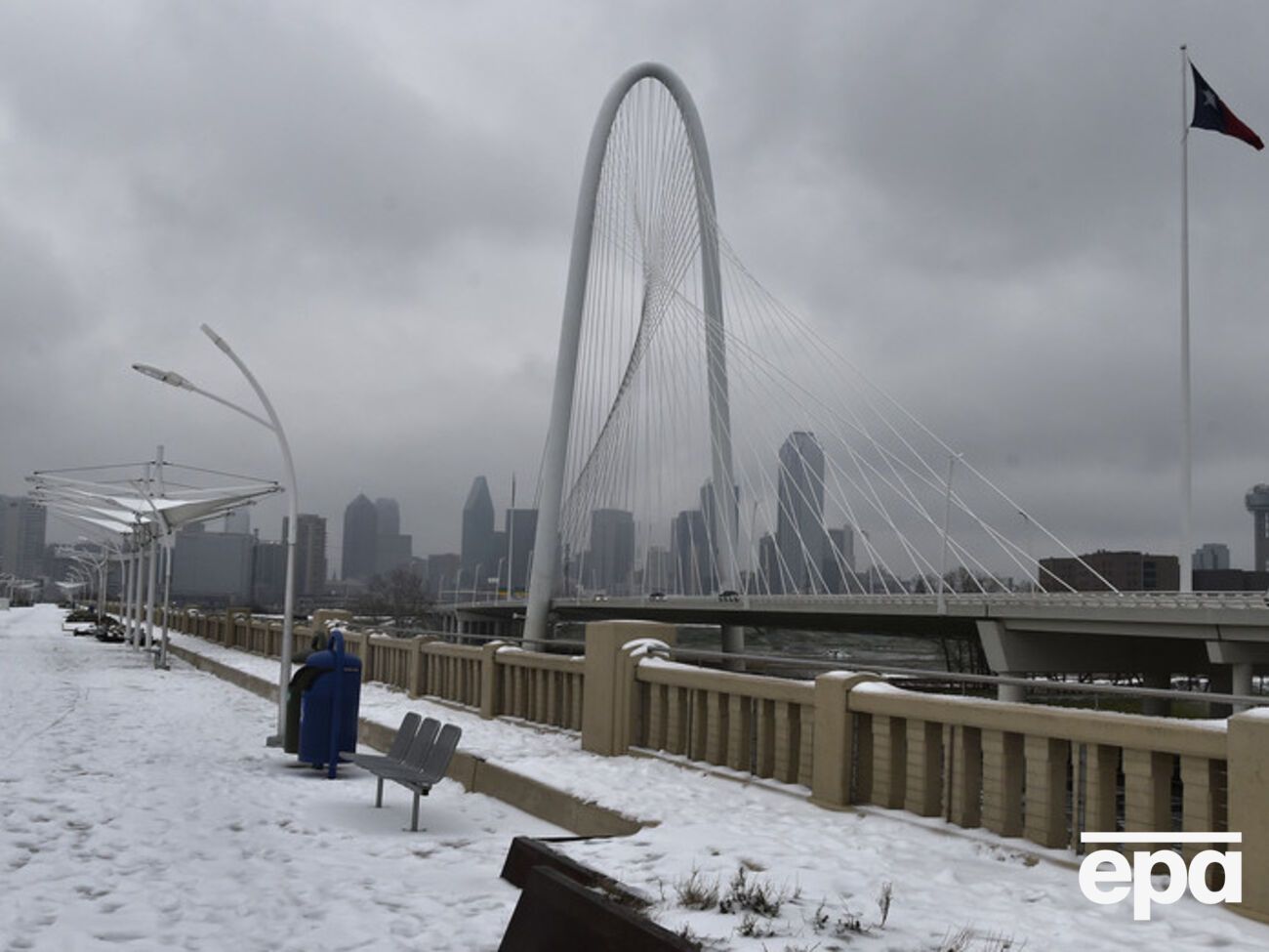 В Техасе и Оклахоме непогода нарушила транспортное сообщение