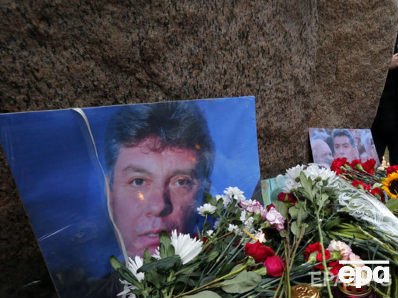 В петербургском марше памяти Немцова принимает участие от пяти до десяти тысяч человек