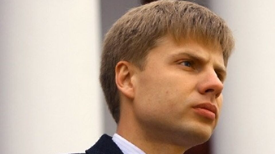 Гончаренко недавно посещал Москву для участия в программе "Политика", где в прямом эфире обвинил Путина в безумии