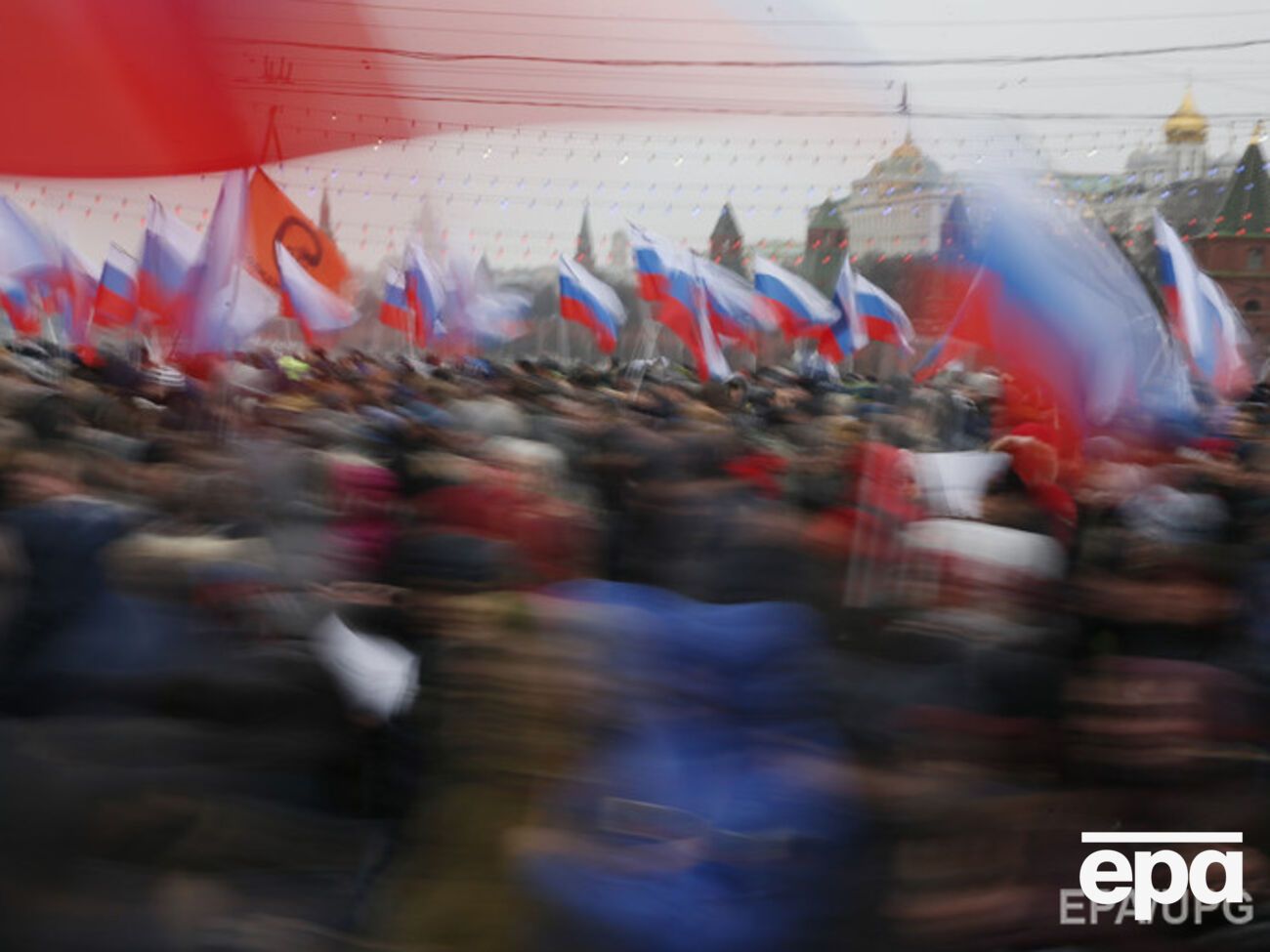 На марше в память о Немцове полиция задержала более 50 человек